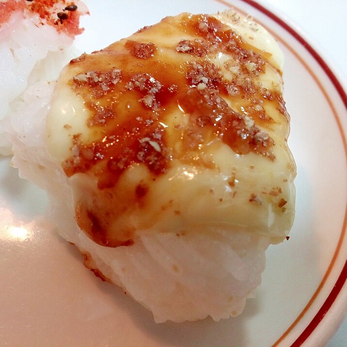 チーズとなめたけとえごまパウダーの焼おにぎり